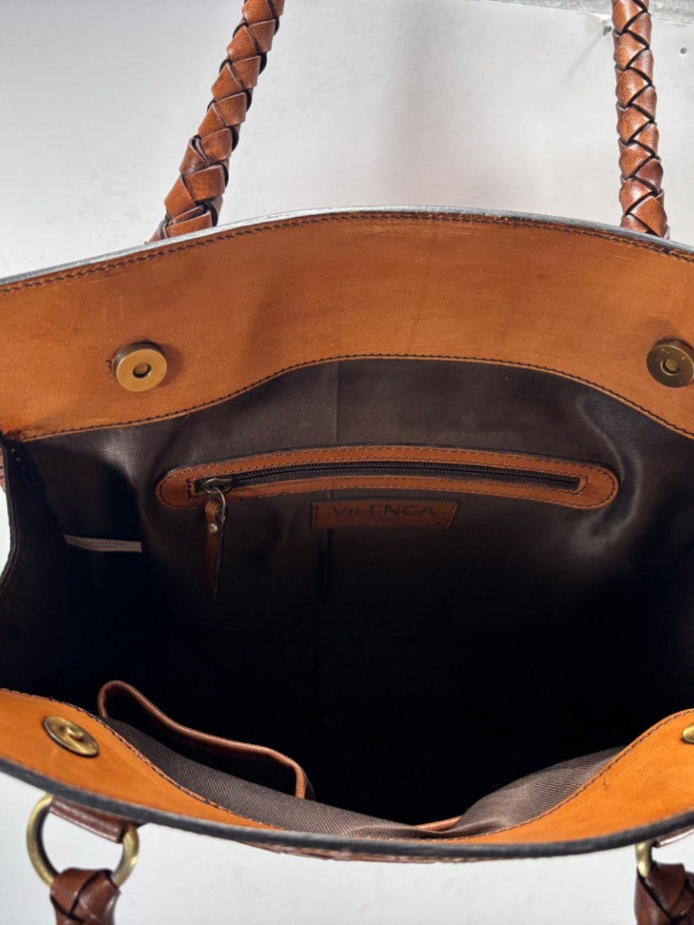 VILENCA HOLLAND-NWT$565.00 HAND TOOLING TOOK 6 WEEKS +HAND LACING+HAND STAINING - Picture 8 of 14